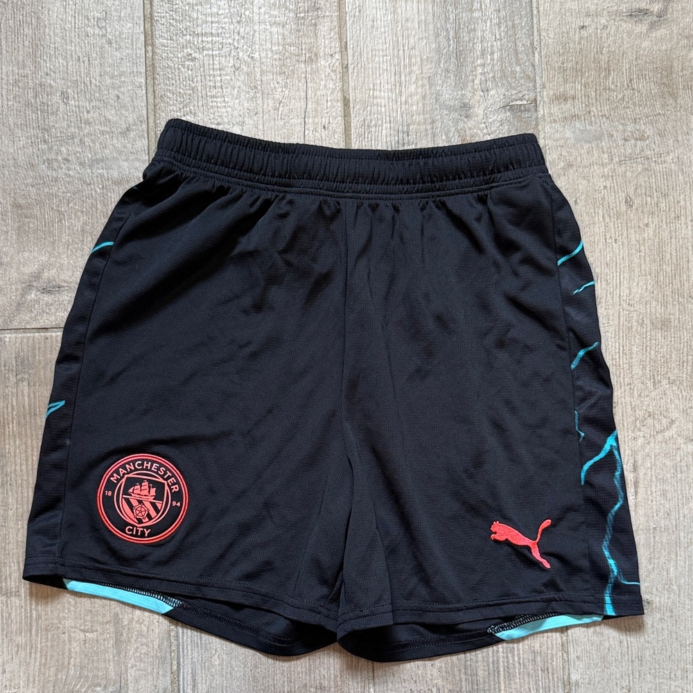 Youth xlarge Manchester city shorts